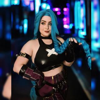 Jinx from Arcane Costume, Carbon Costume