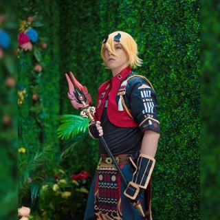 noble_cosplayer